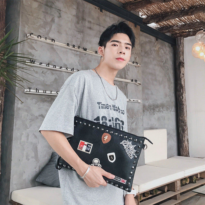 Black rivet clutch