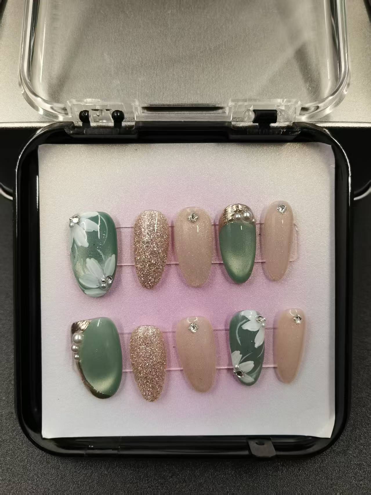 1037- Handmade press on nails