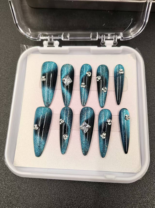 1037- Handmade press on nails