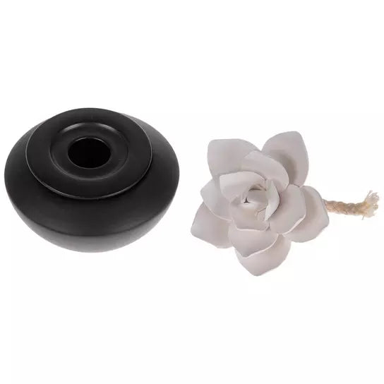 Black and White Gardenia diffuser