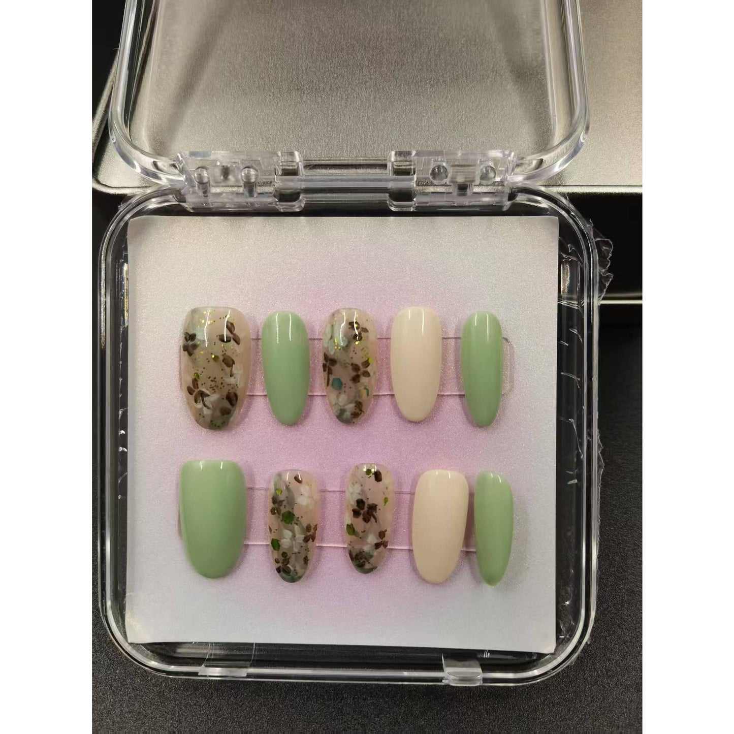 1040- Handmade press on nails