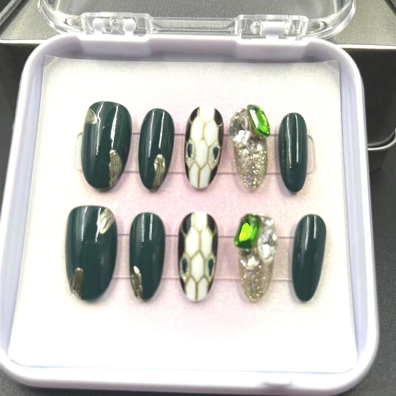 1047- Handmade press on nails