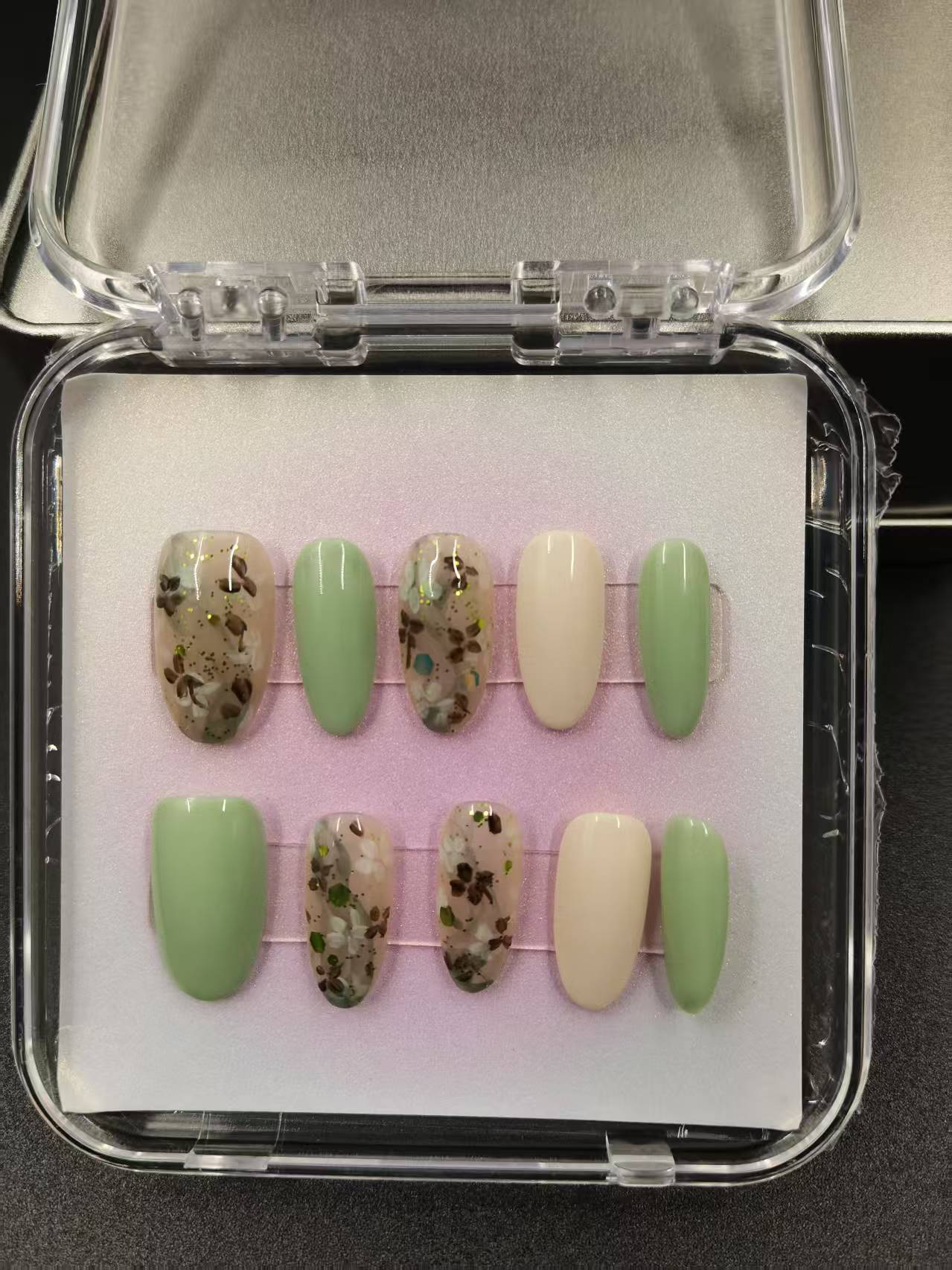 1037- Handmade press on nails