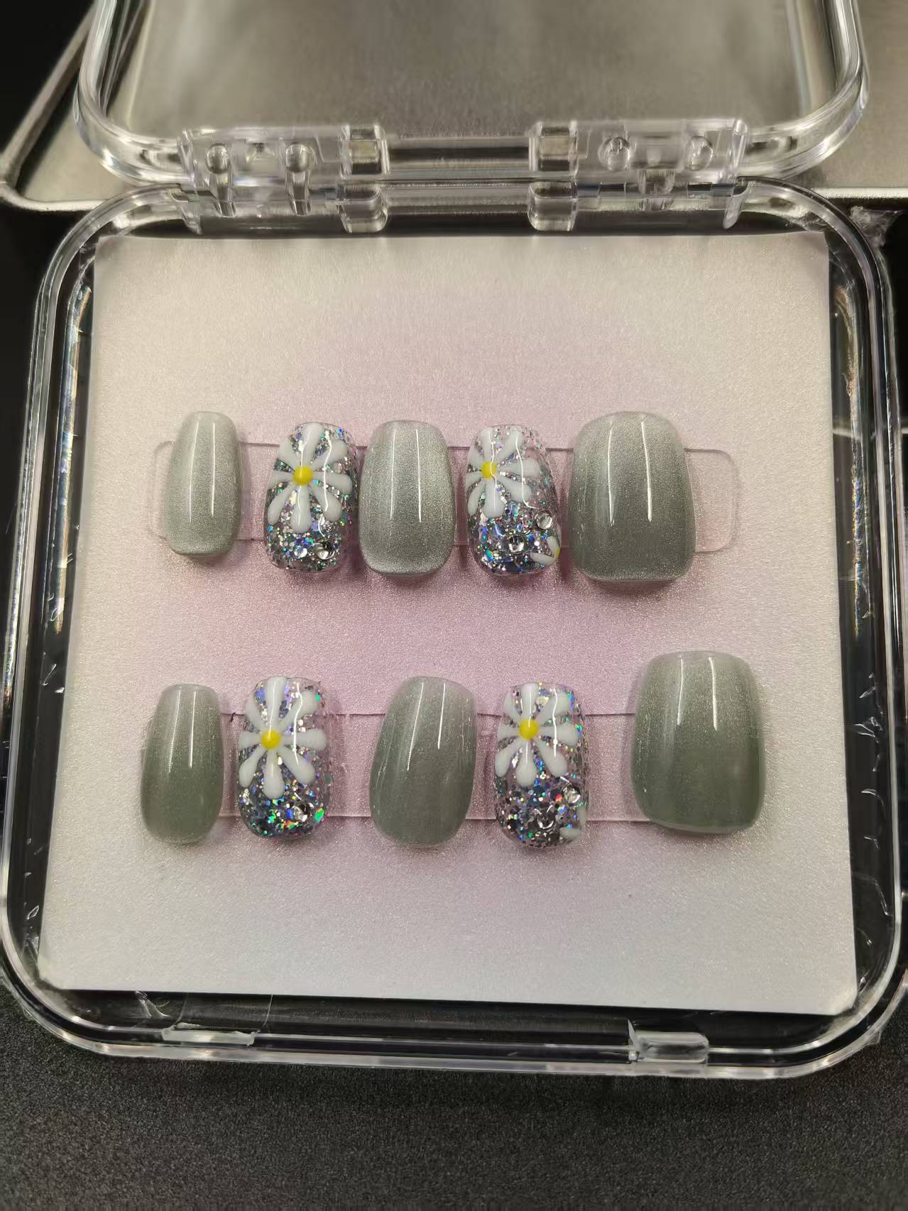 1037- Handmade press on nails