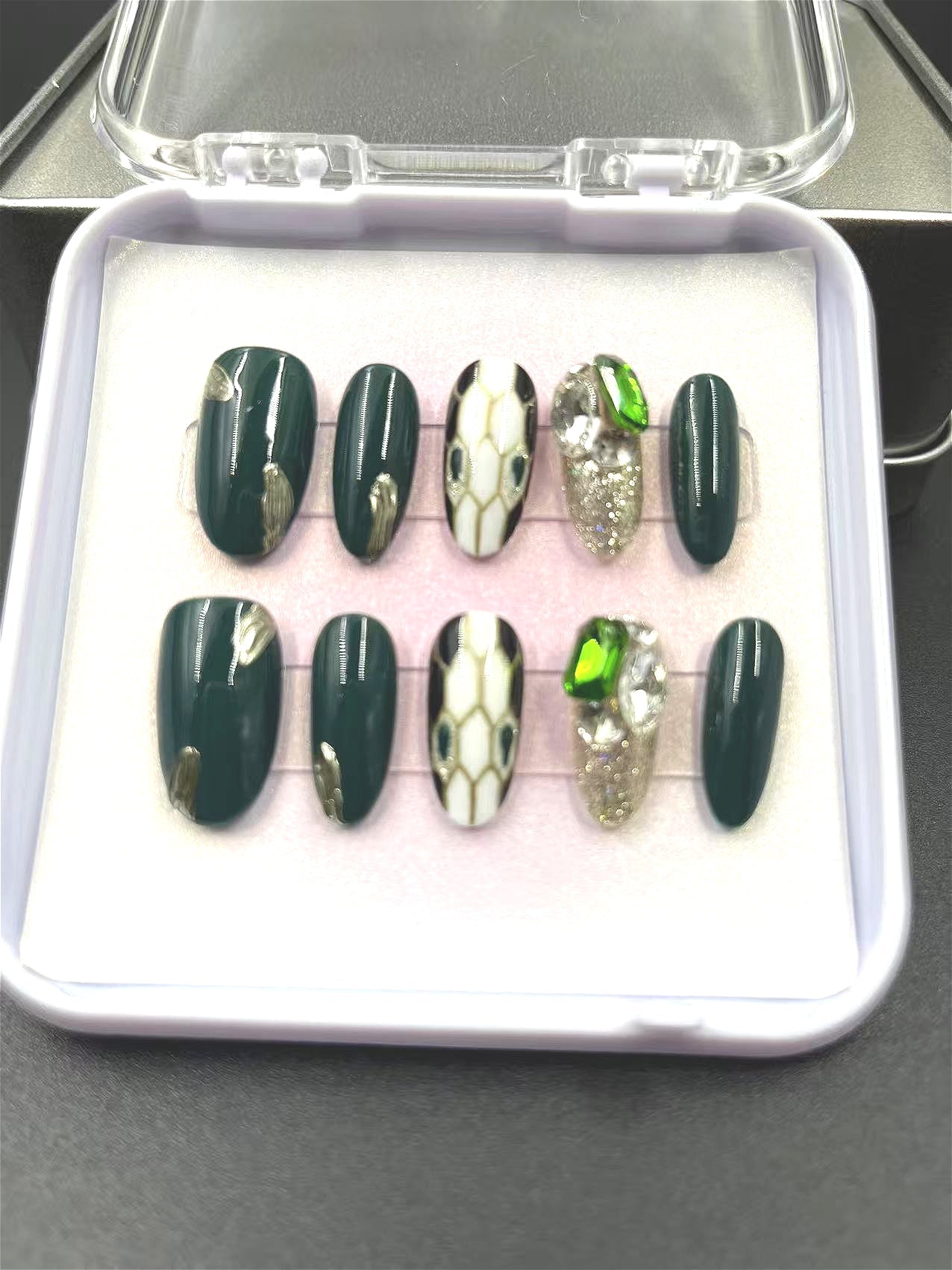 1037- Handmade press on nails