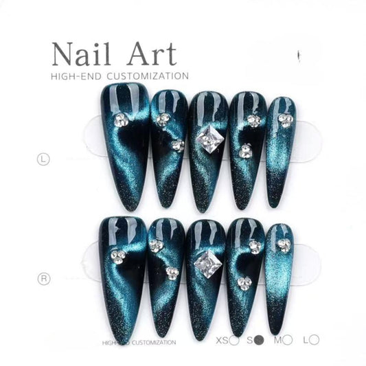 1051- Handmade press on nails