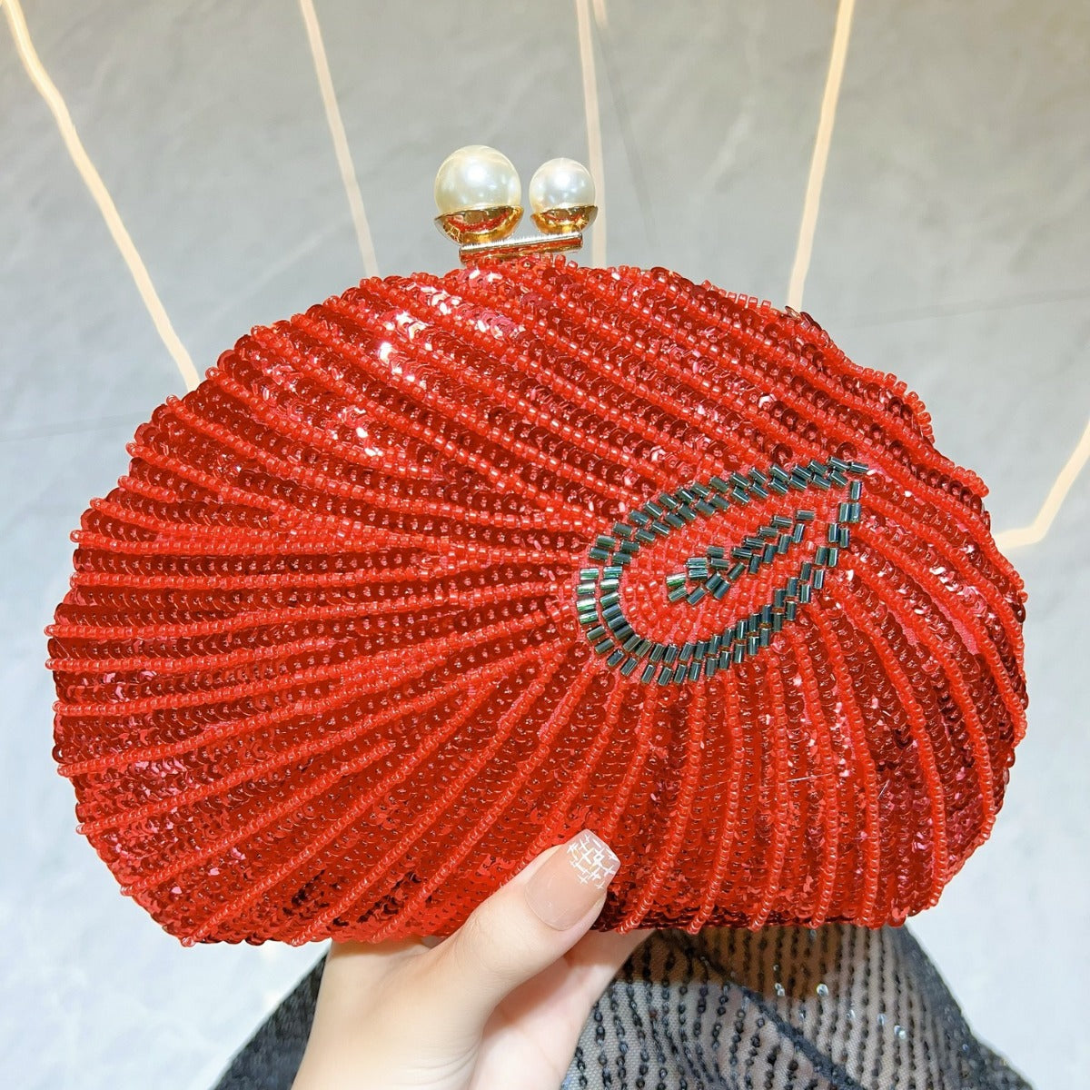 Elegant Retro Beaded Clam clutch