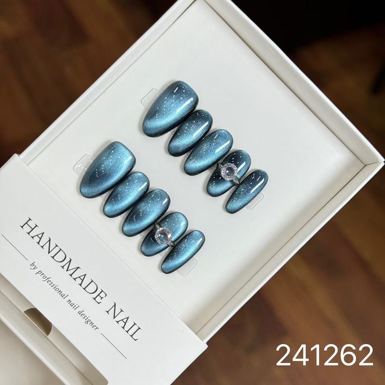 1029- Handmade press on nails