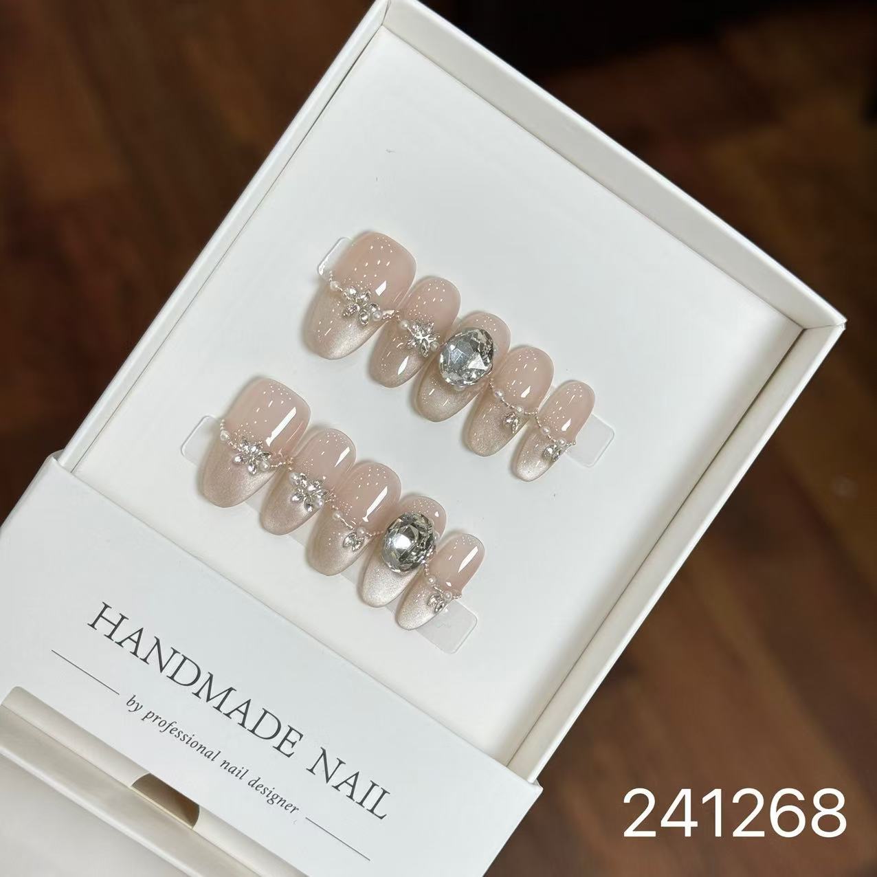 1028- Handmade press on nails