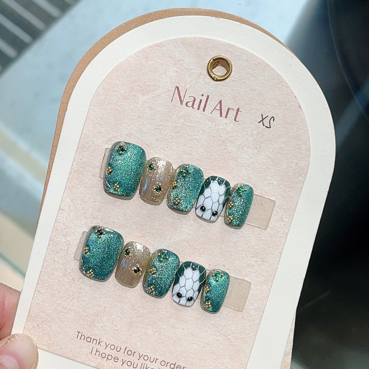 0951- Handmade press on nails