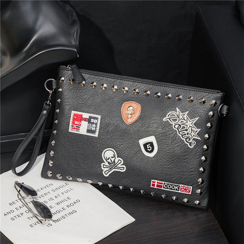 Black rivet clutch