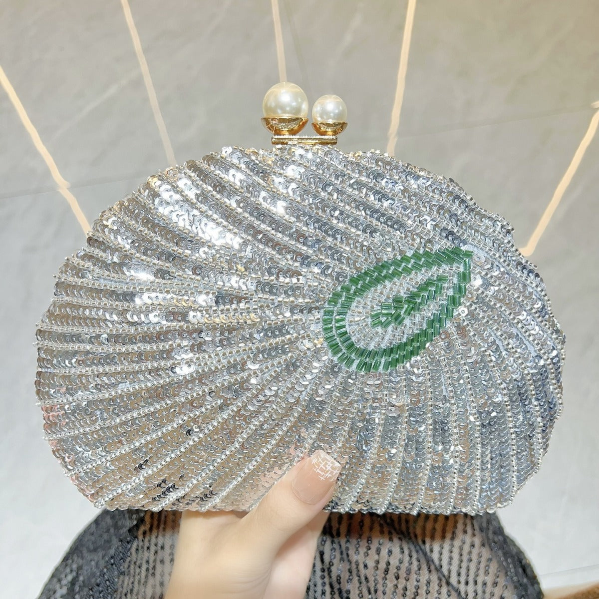 Elegant Retro Beaded Clam clutch