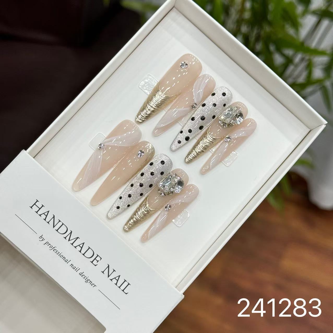 1029- Handmade press on nails