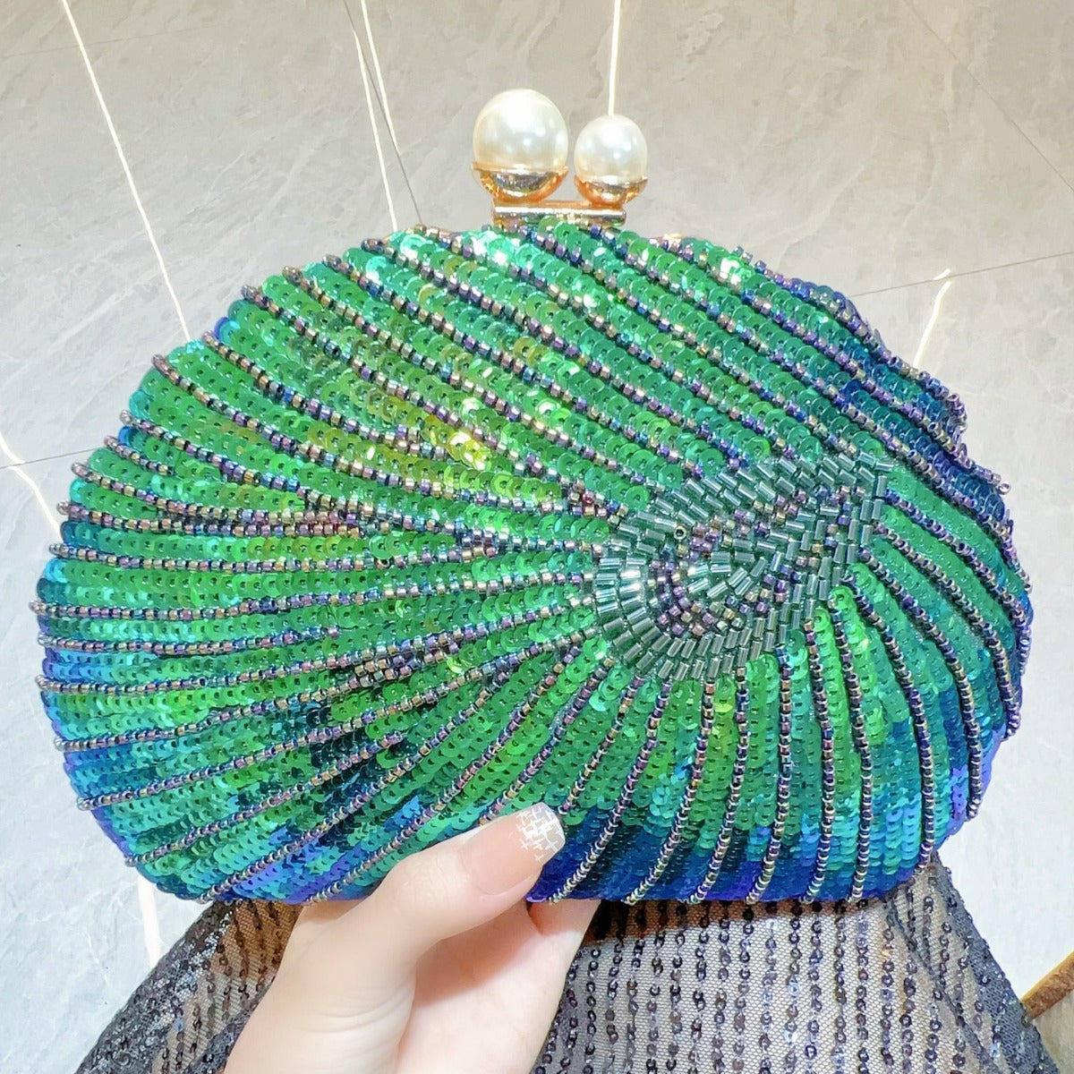 Elegant Retro Beaded Clam clutch