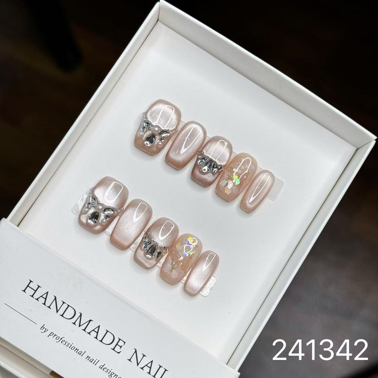 1031- Handmade press on nails