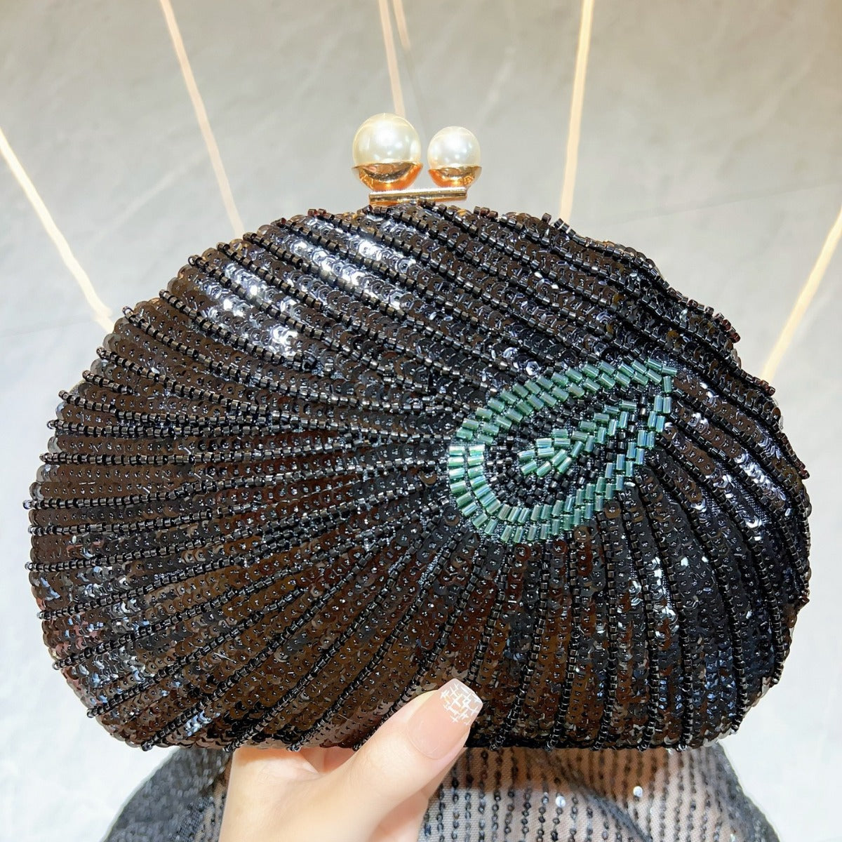 Elegant Retro Beaded Clam clutch
