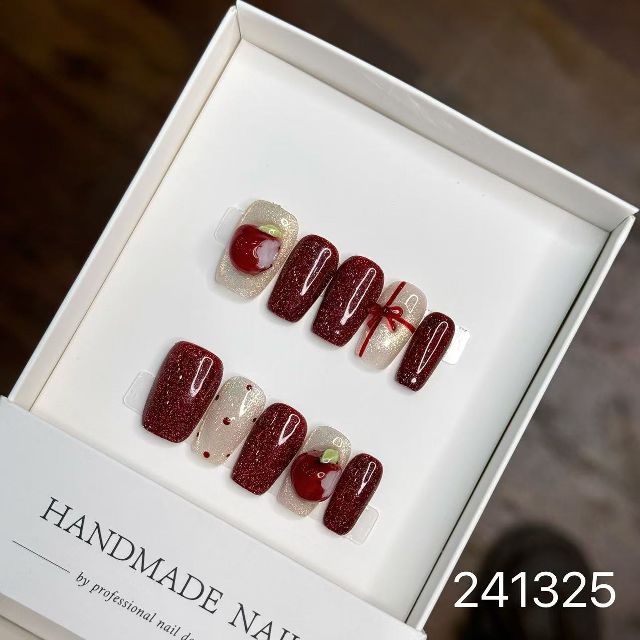 1031- Handmade press on nails