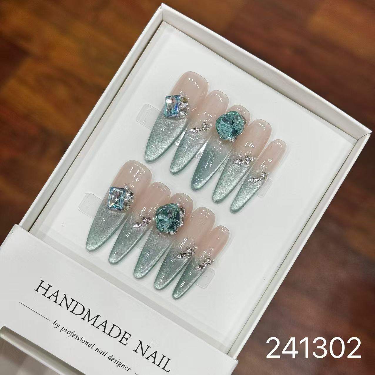 1028- Handmade press on nails