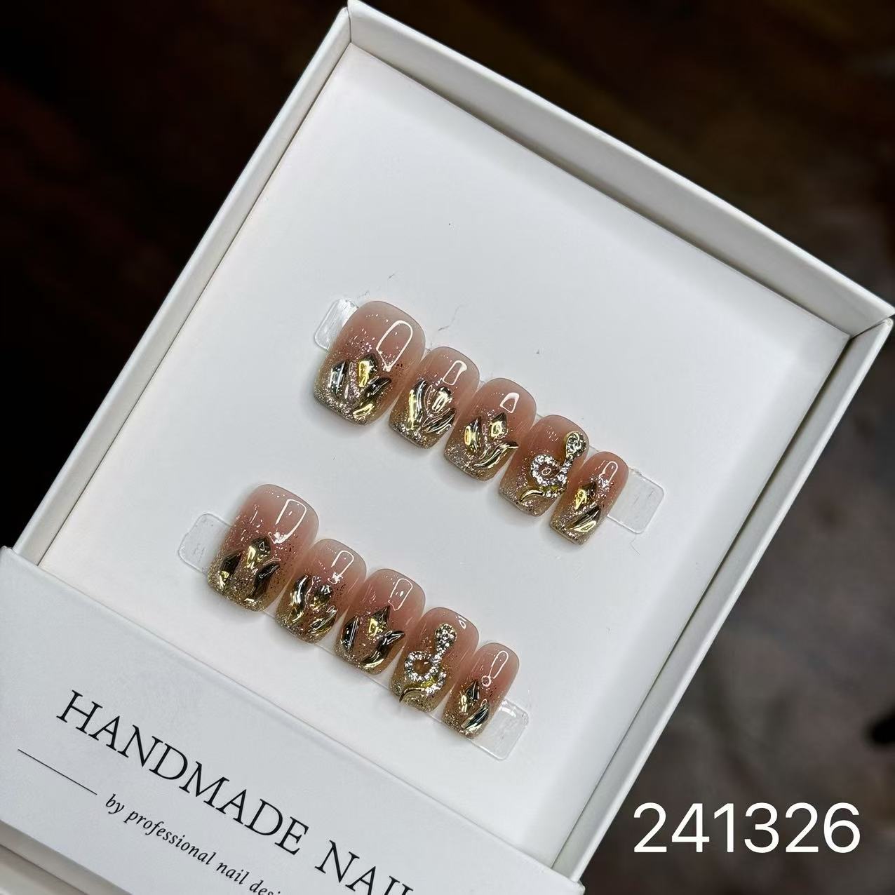 1031- Handmade press on nails