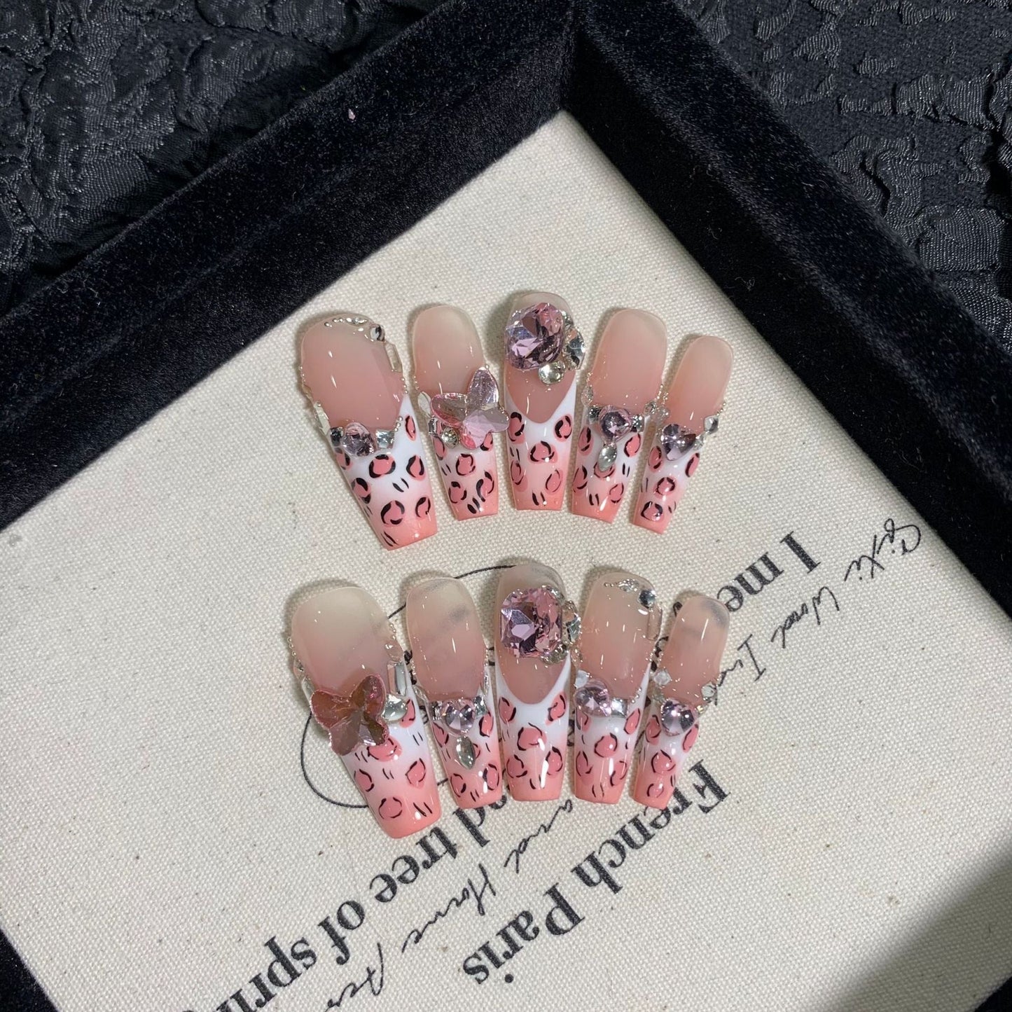 0999- Handmade press on nails
