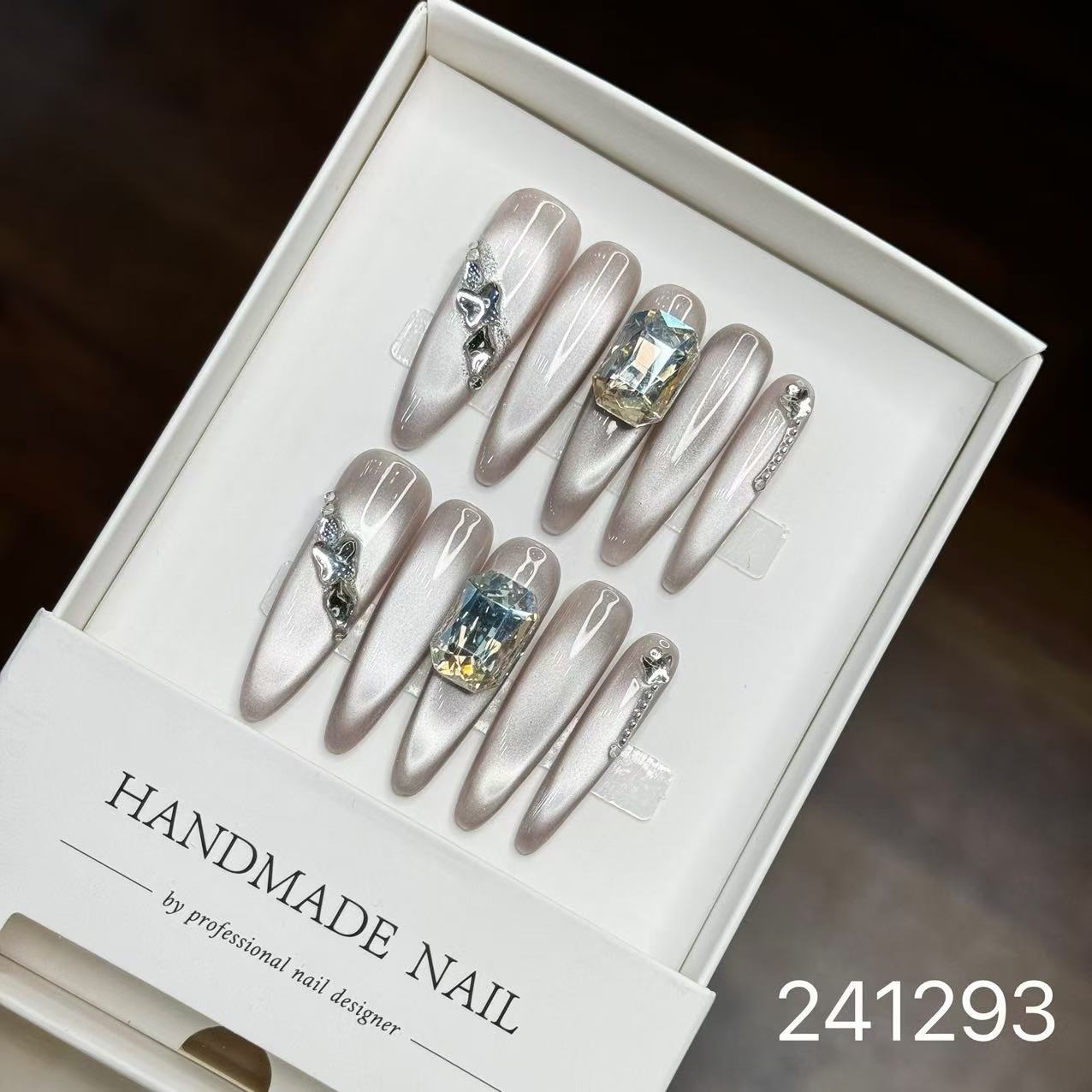 1028- Handmade press on nails