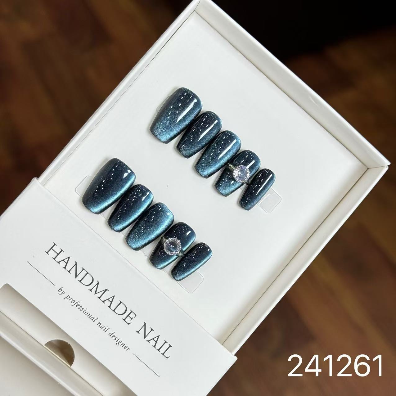 1028- Handmade press on nails