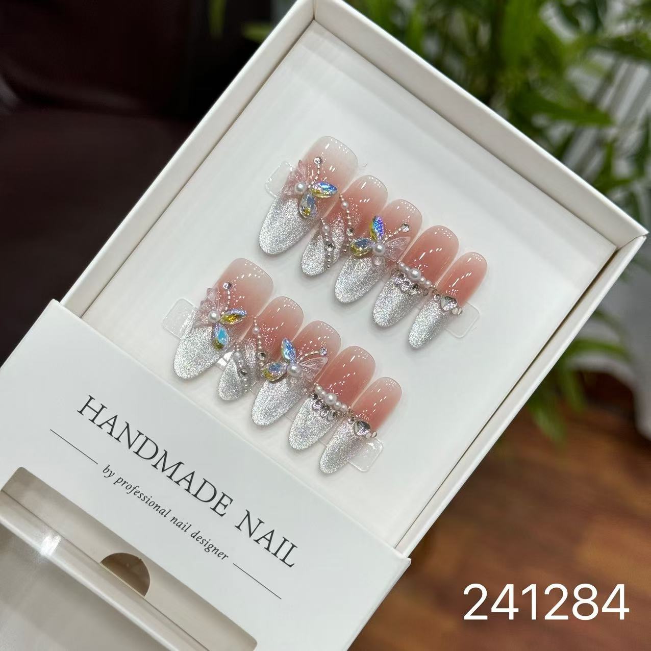 1031- Handmade press on nails