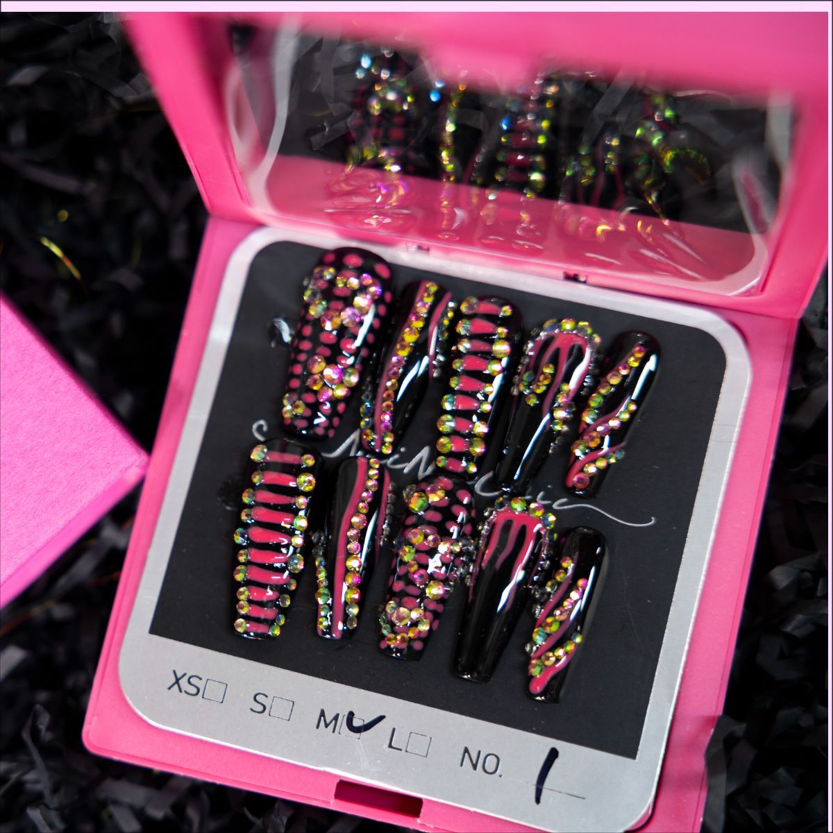 0976- Handmade press on nails