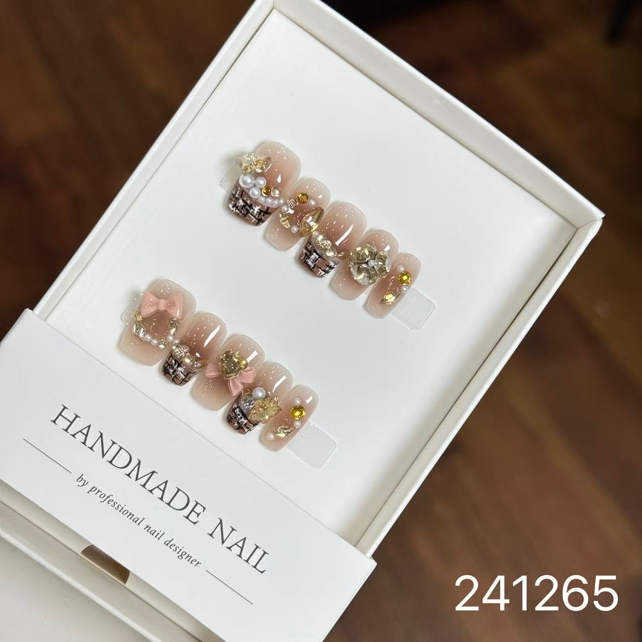 1030- Handmade press on nails