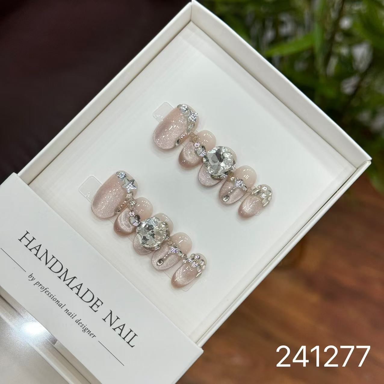 1031- Handmade press on nails