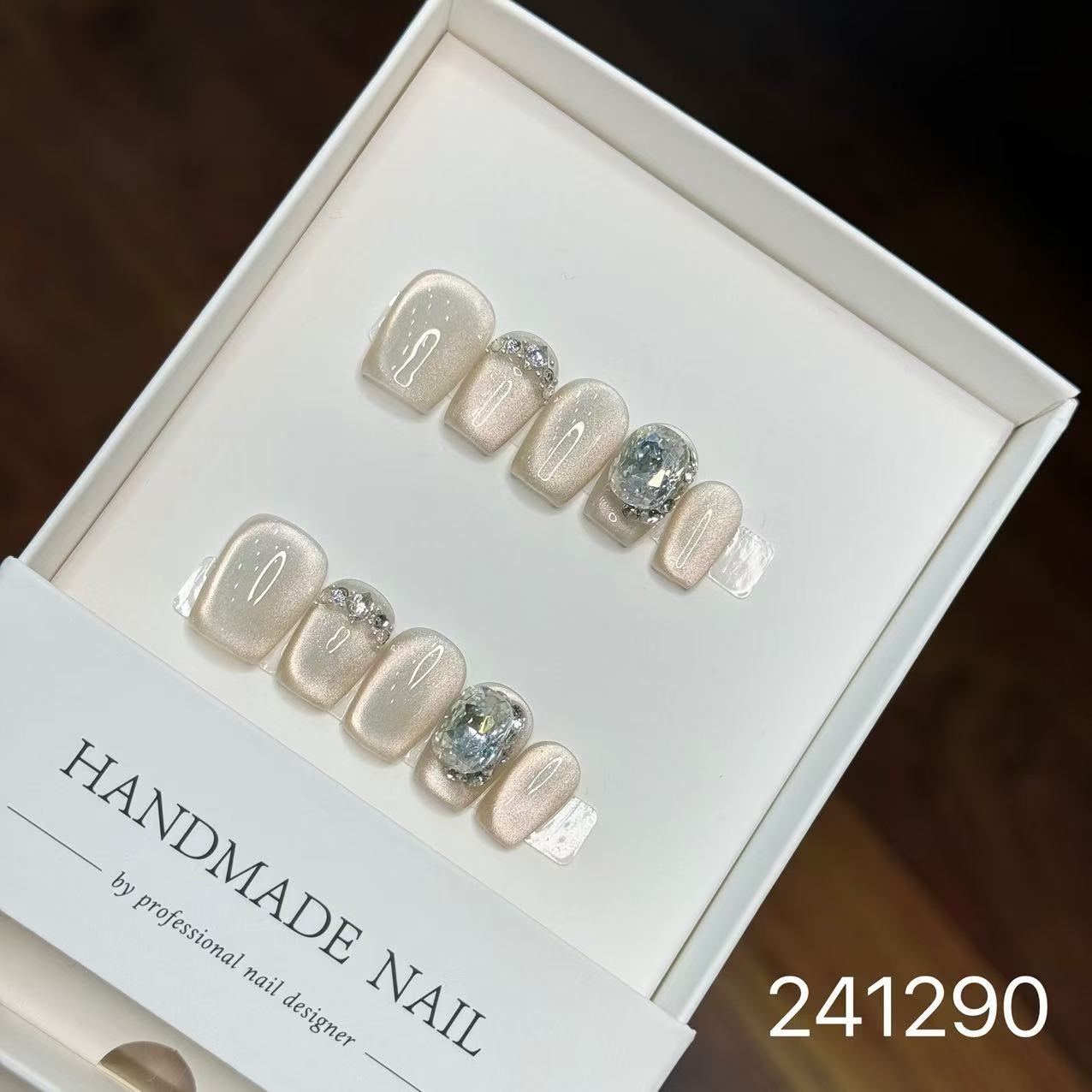 1028- Handmade press on nails
