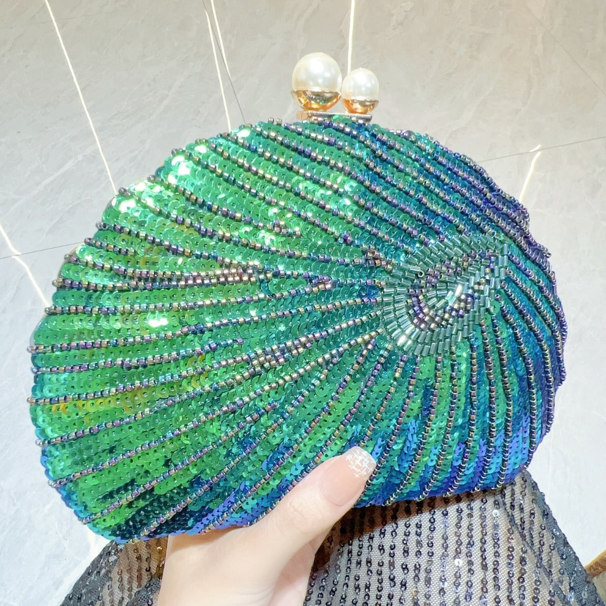 Elegant Retro Beaded Clam clutch