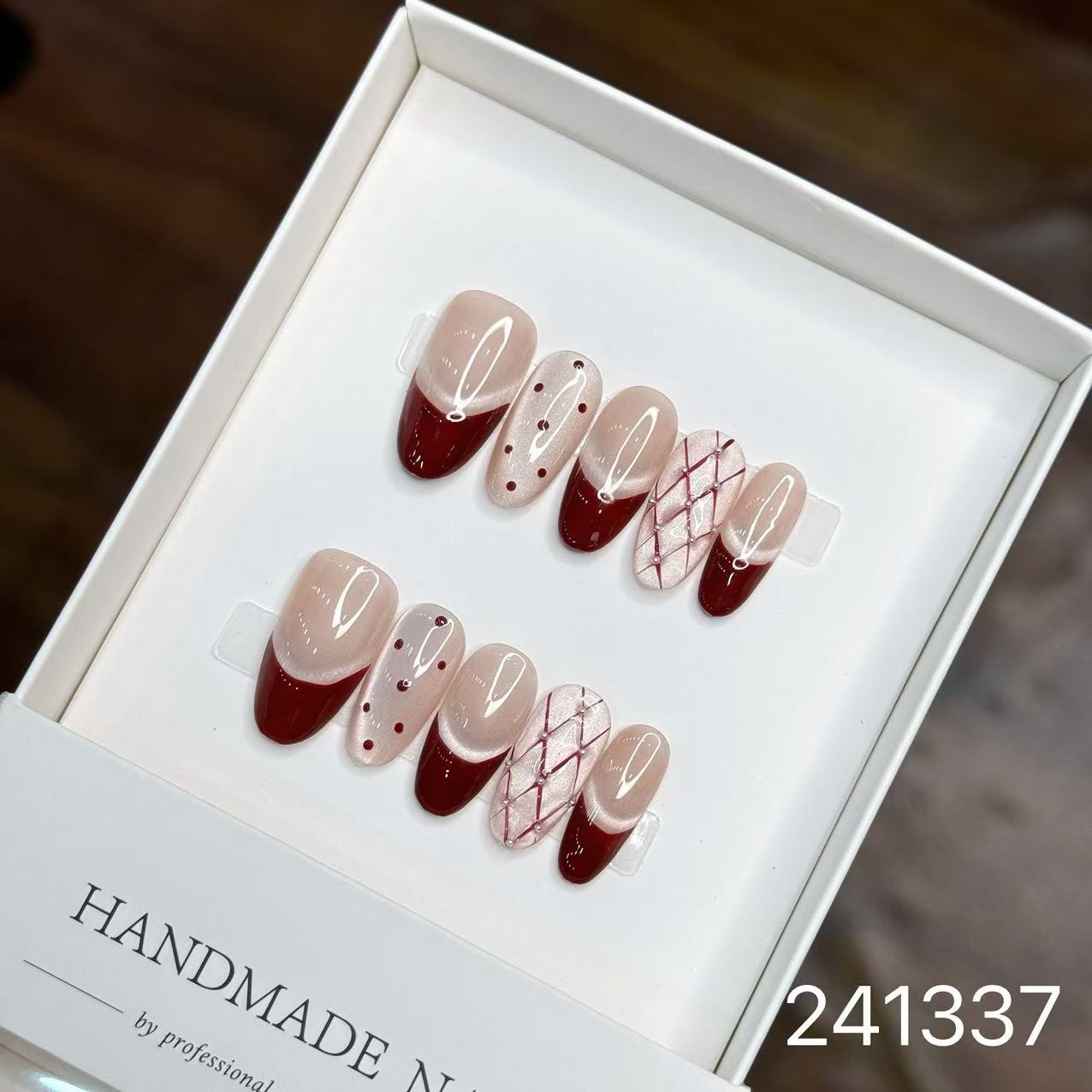 1031- Handmade press on nails