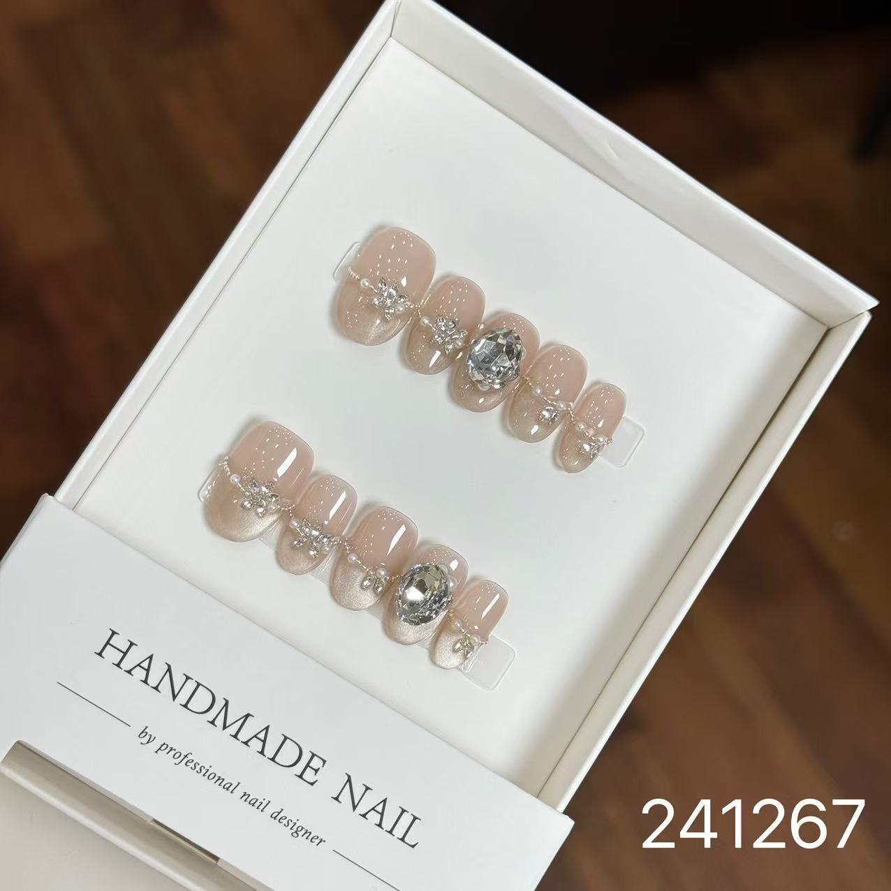 1031- Handmade press on nails