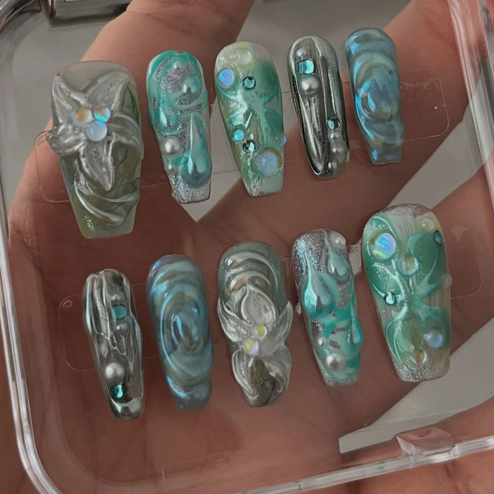 0939- Handmade press on nails