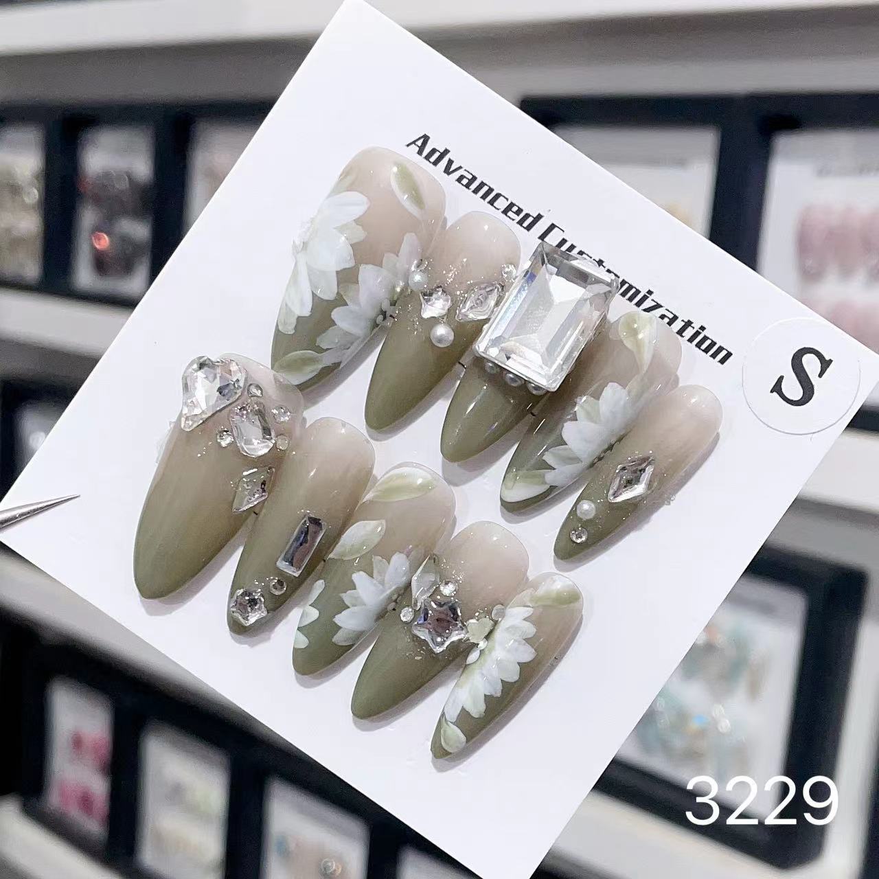 0962- Handmade press on nails