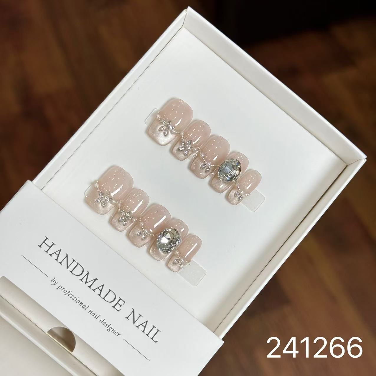 1028- Handmade press on nails