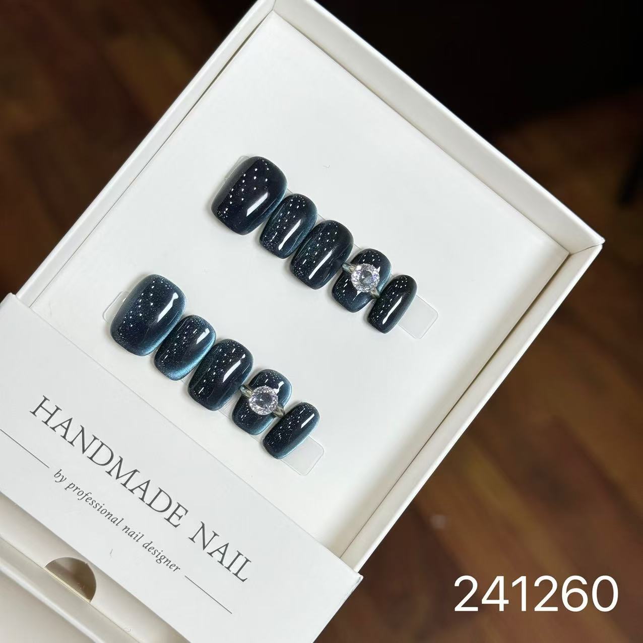 1031- Handmade press on nails