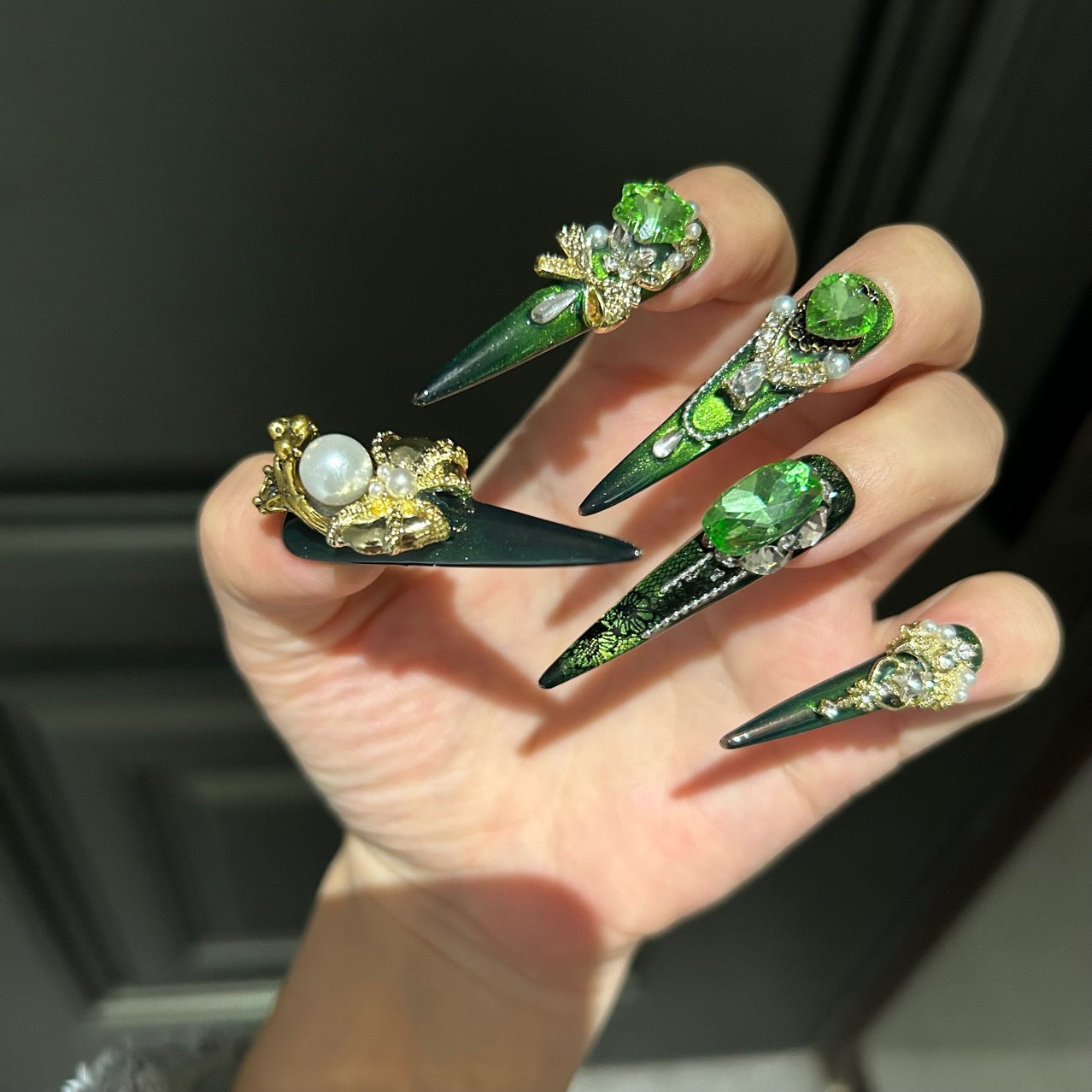 0975- Handmade press on nails