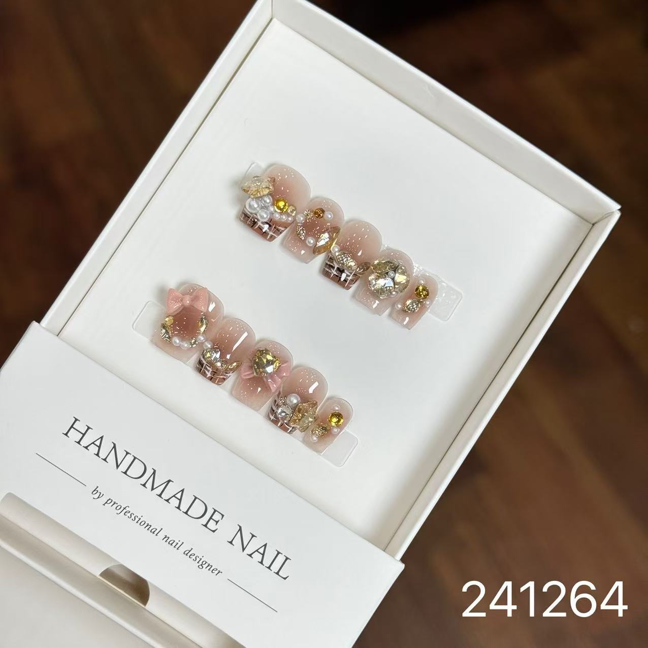 1028- Handmade press on nails