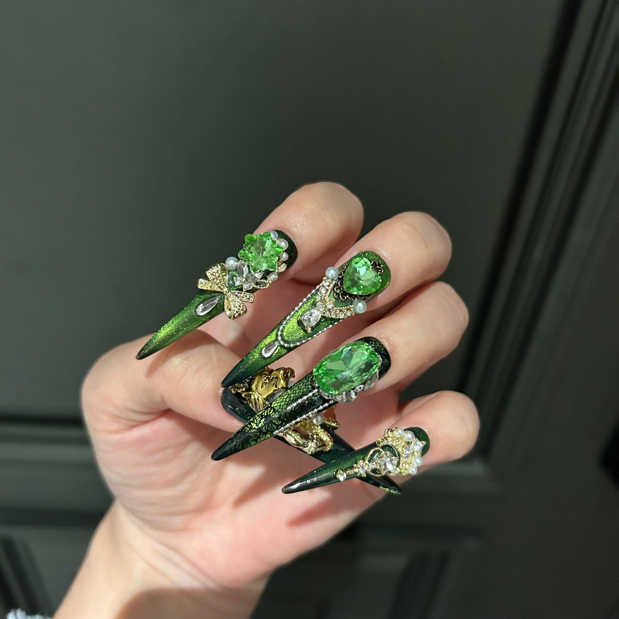 0975- Handmade press on nails