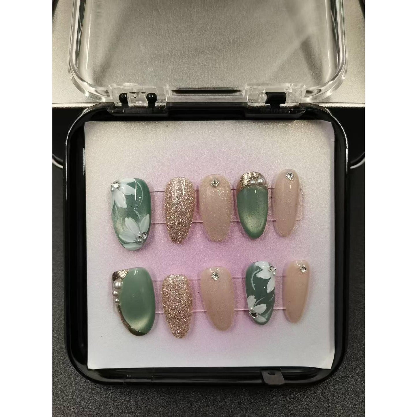 1050- Handmade press on nails