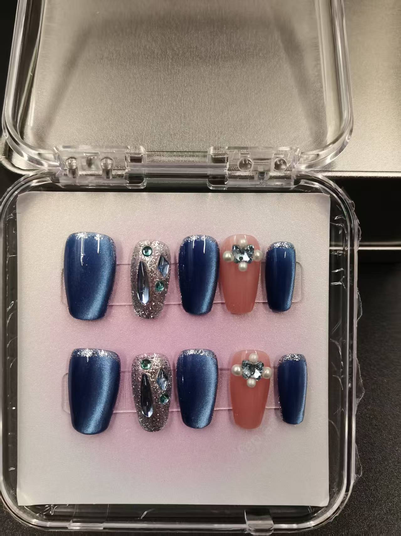 1037- Handmade press on nails