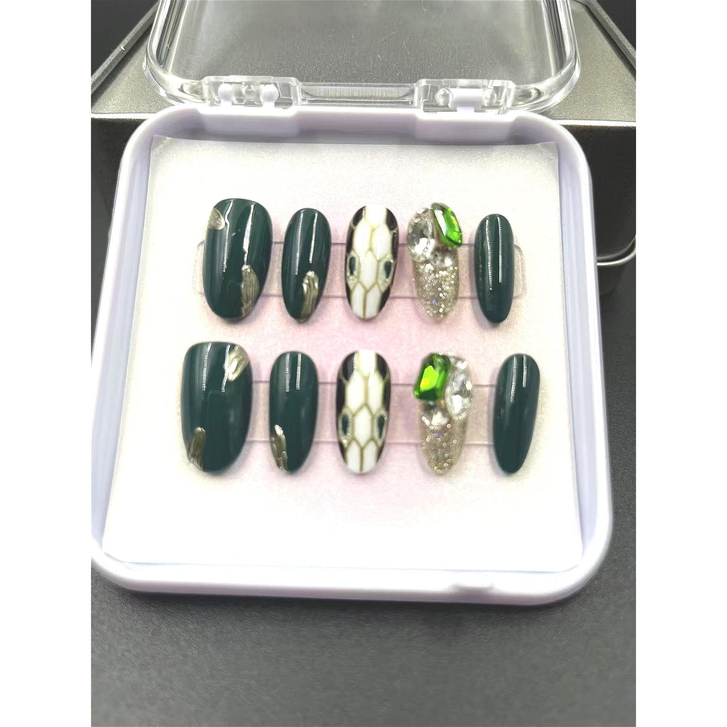 1047- Handmade press on nails